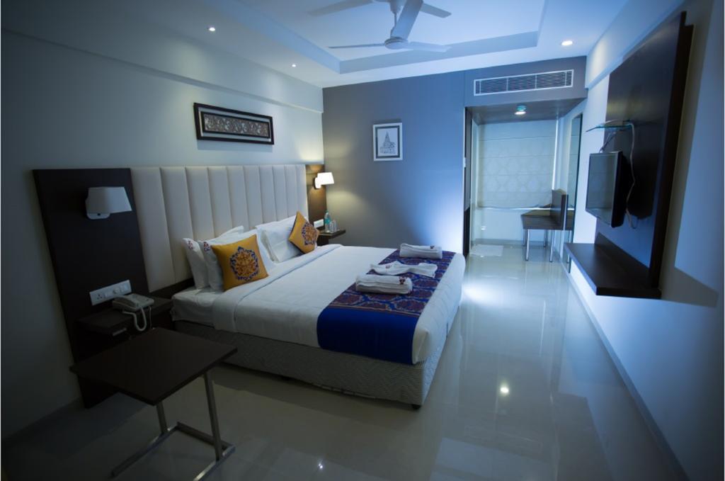 Ganpat Grand Hotel Palni Kültér fotó