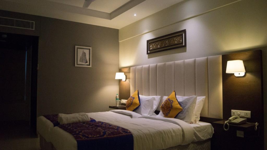 Ganpat Grand Hotel Palni Kültér fotó