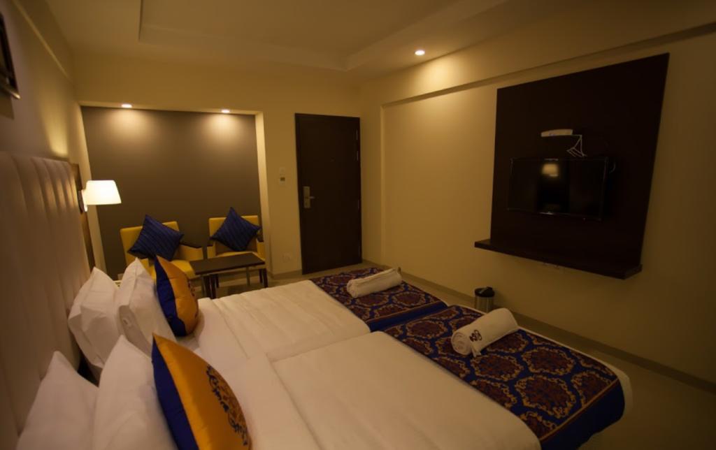 Ganpat Grand Hotel Palni Kültér fotó