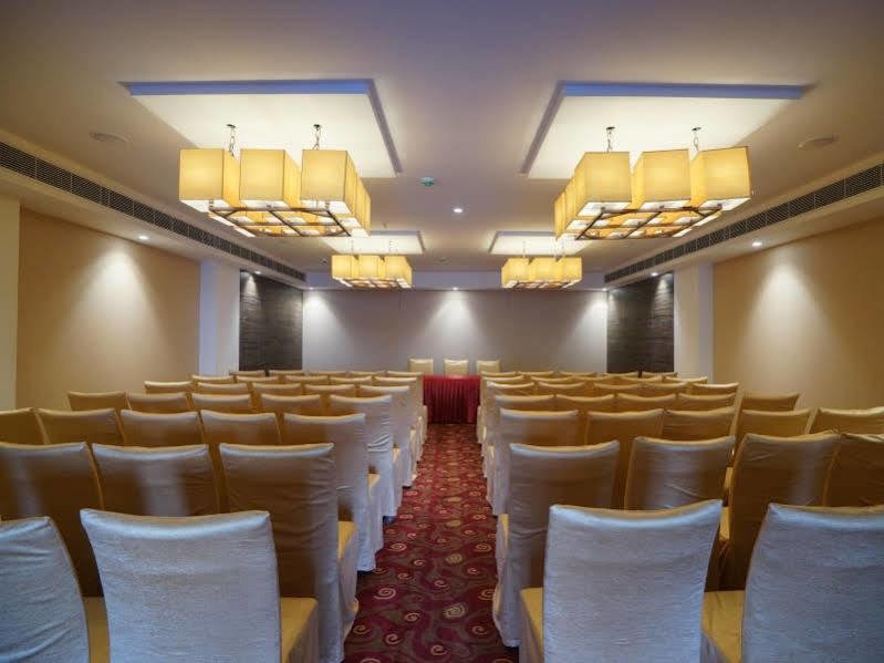 Ganpat Grand Hotel Palni Kültér fotó
