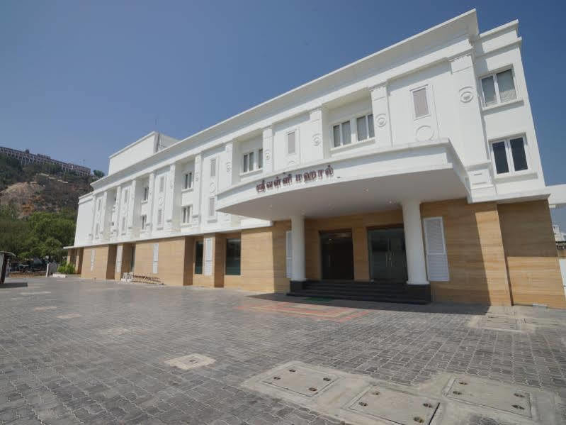 Ganpat Grand Hotel Palni Kültér fotó