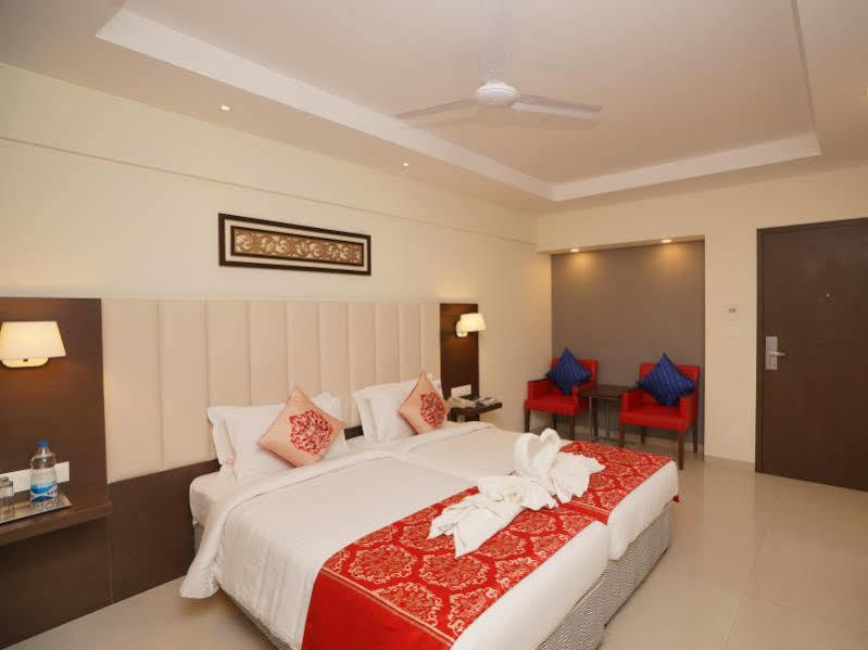 Ganpat Grand Hotel Palni Kültér fotó