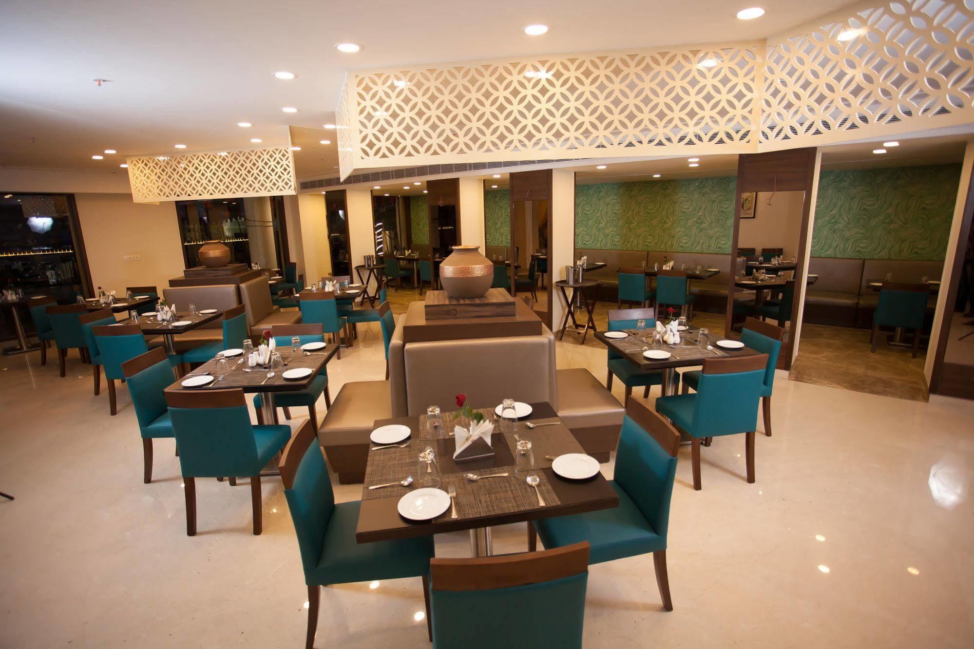 Ganpat Grand Hotel Palni Kültér fotó