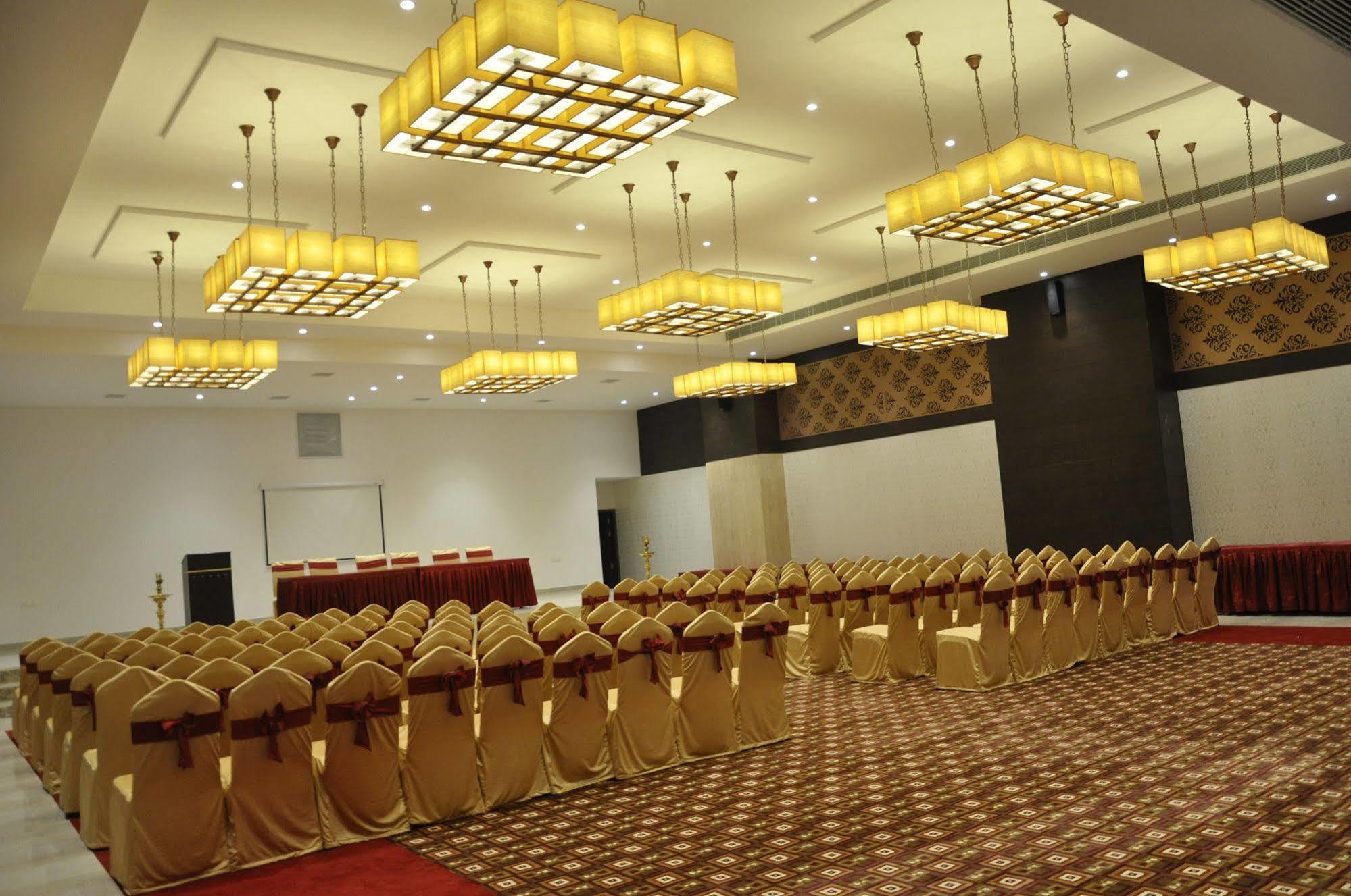 Ganpat Grand Hotel Palni Kültér fotó
